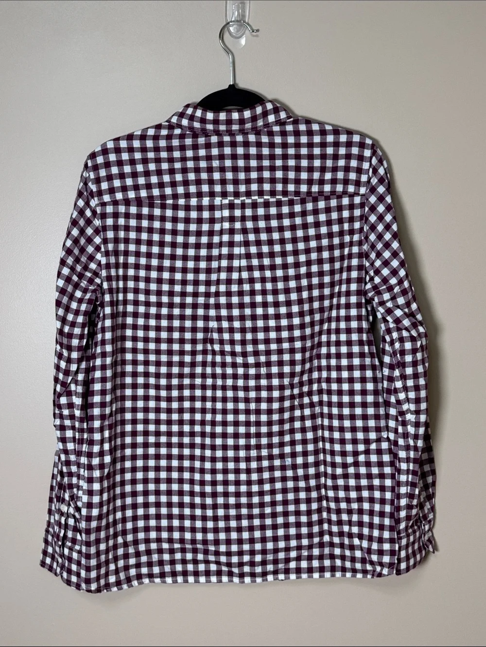 Banana Republic Maroon & White Gingham Button-Down Shirt size medium
